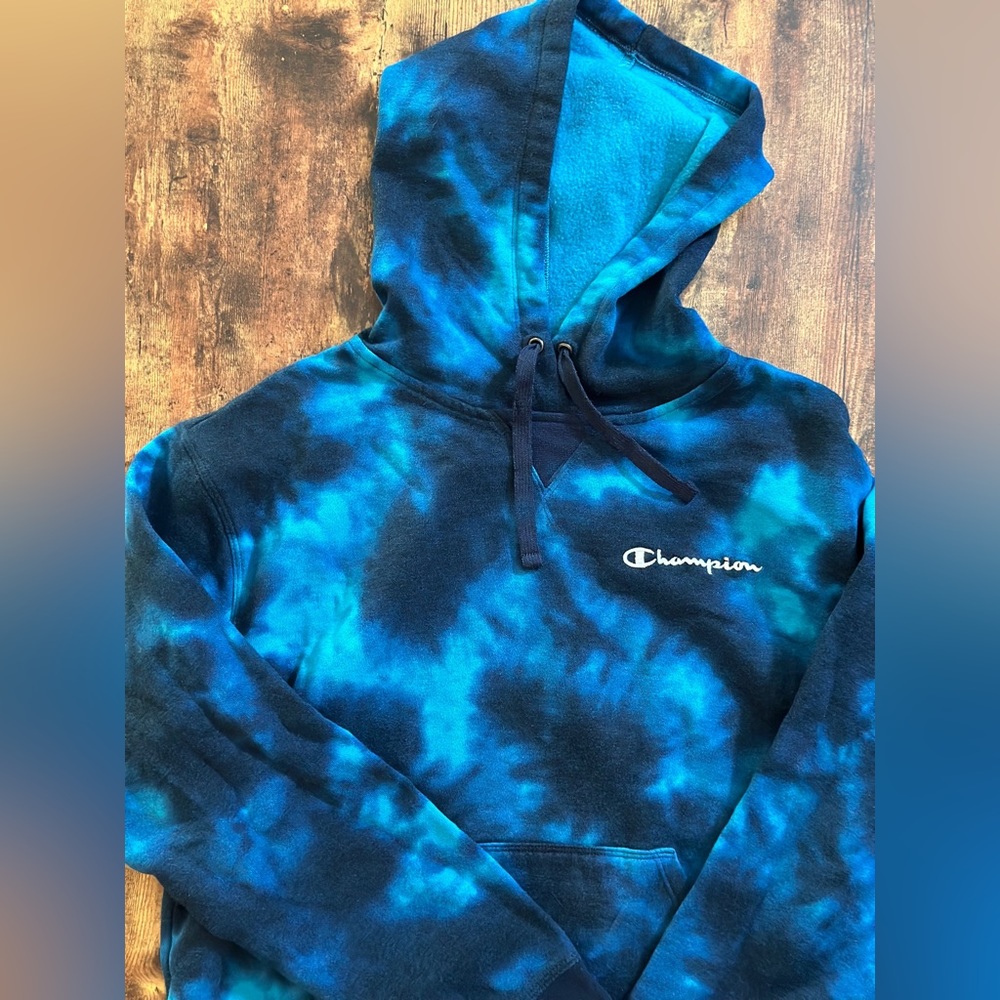 Champion Blue tie dye Hoodie woman’s size L